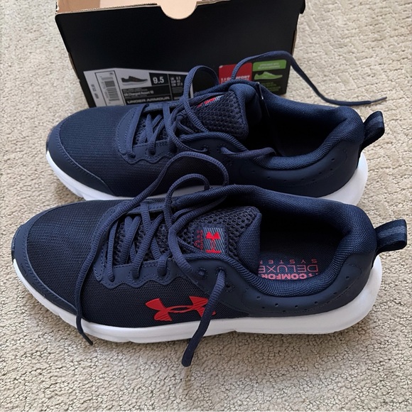 Under Armour Navy Sneakers Red Logo men’s 9.5 new nwt UA charged Assert 10 shoes - Picture 2 of 8